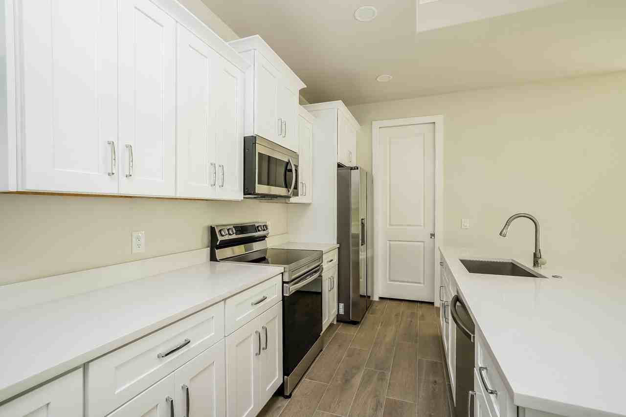 6129 Higgins Ave - Photo 6 of 15