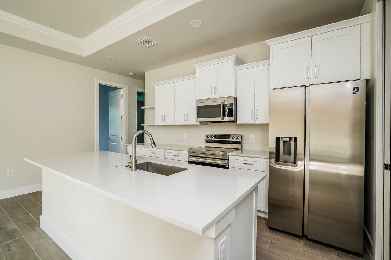 6129 Higgins Ave - Photo 7 of 15