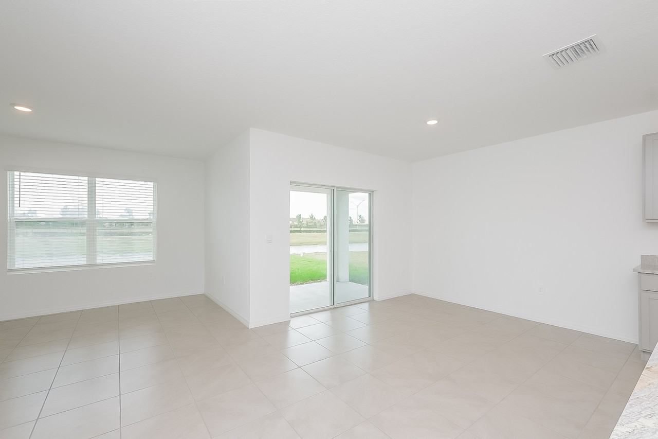 17235 Reserva Dr - Photo 5 of 15