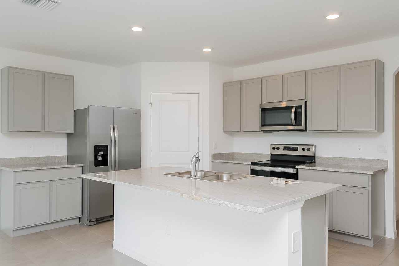 17235 Reserva Dr - Photo 7 of 15