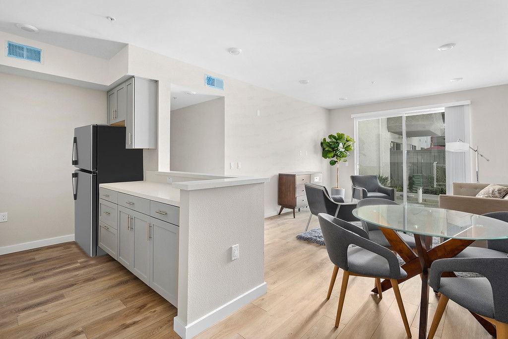 Lucia - Photo 4 of 14