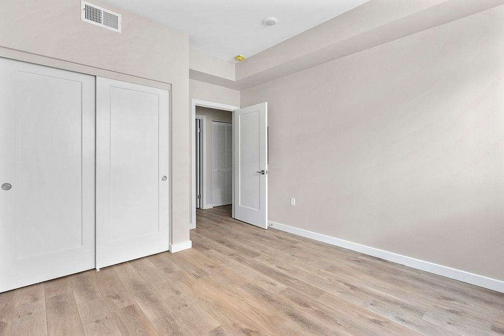 Lucia - Photo 7 of 14