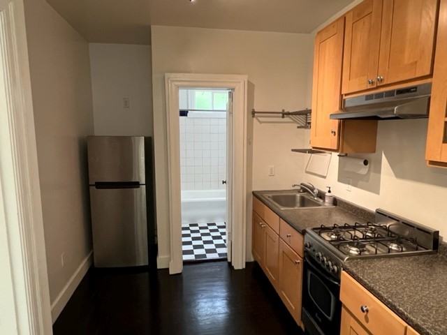 677 Oak Street #8 - Photo 4 of 8