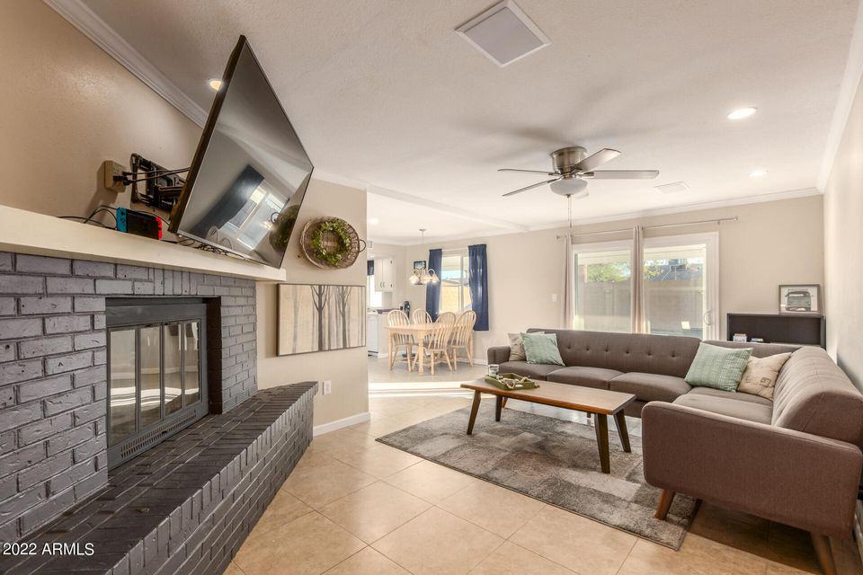 1825 East La Donna Drive - Photo 2 of 11