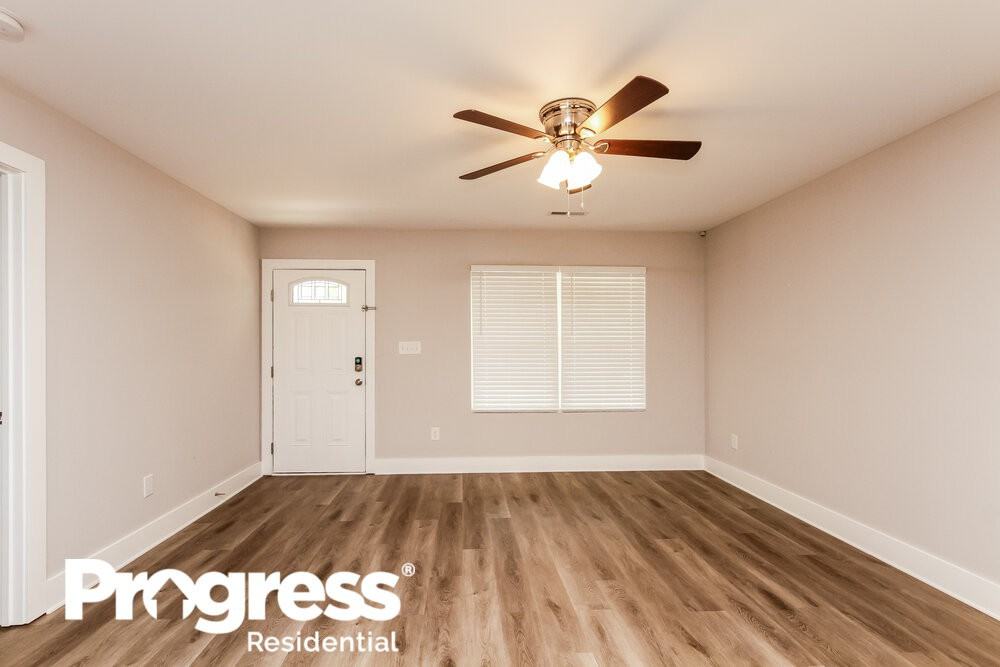 106 Young Ave Sw #1 - Photo 3 of 16