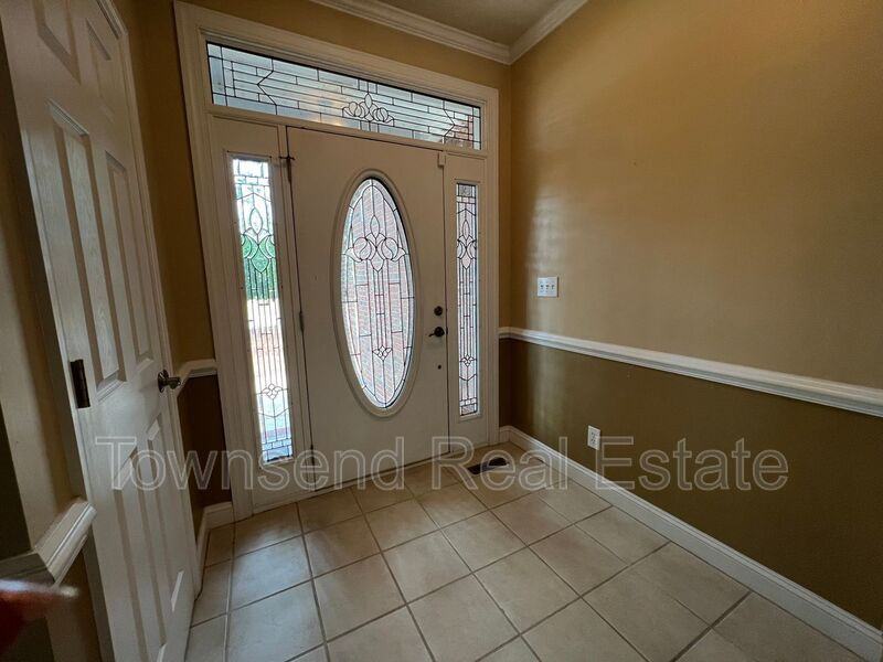 7049 Pitcairn Dr - Photo 3 of 15