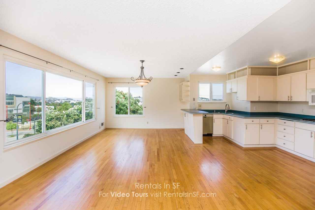 821 Ocean Ave - Photo 3 of 15