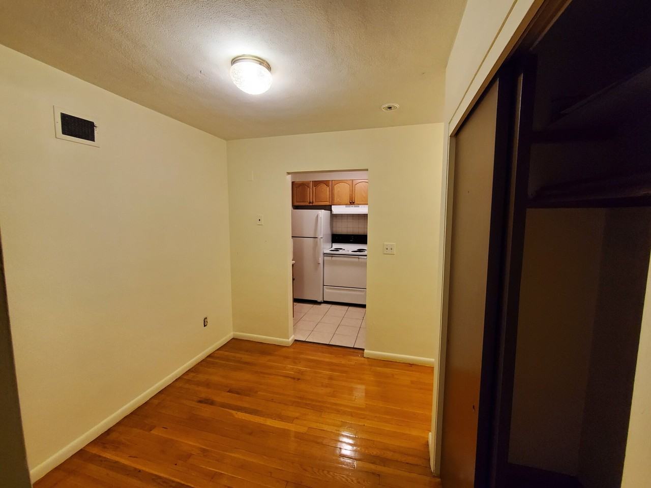 180 Central St #2 - Photo 4 of 7