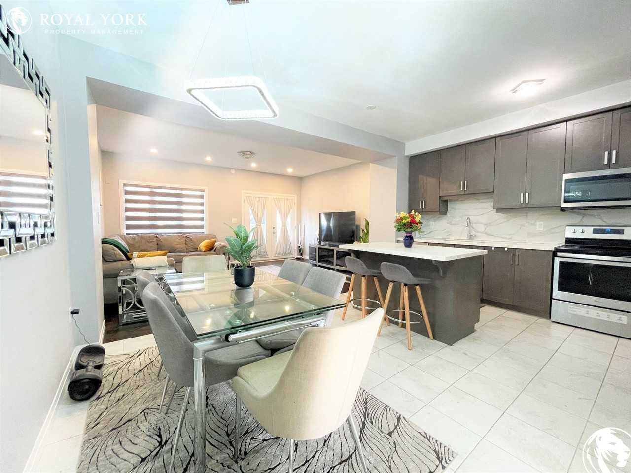 34 Greenwich Ave - Photo 3 of 39