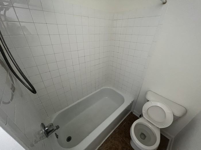 737 Maple St #737 - Photo 3 of 5