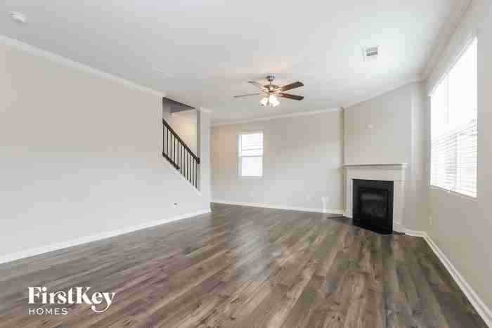 6886 Scarlet Oak Way - Photo 3 of 15