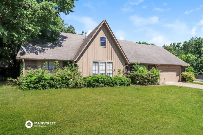 2700 N Rockcreek Pkwy - Photo 3 of 17