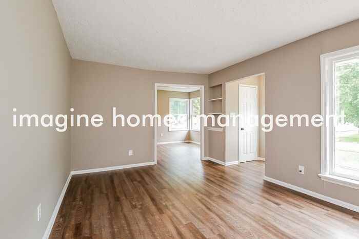 1196 Orchard Heights Dr - Photo 3 of 14