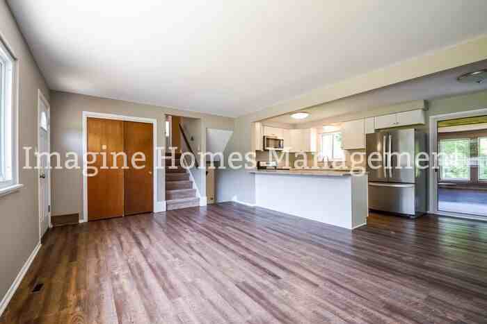 2177 Gary Dr - Photo 3 of 15