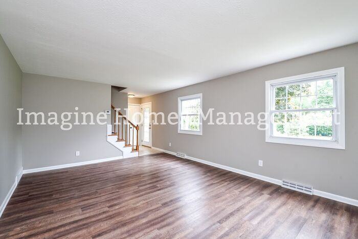 2351 Columbia Rd - Photo 3 of 20