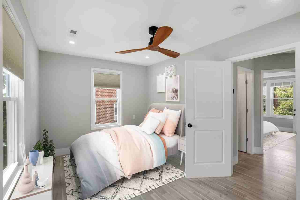 Dazzling Woodridge home on large corner lot with big yard - Photo 7 of 25