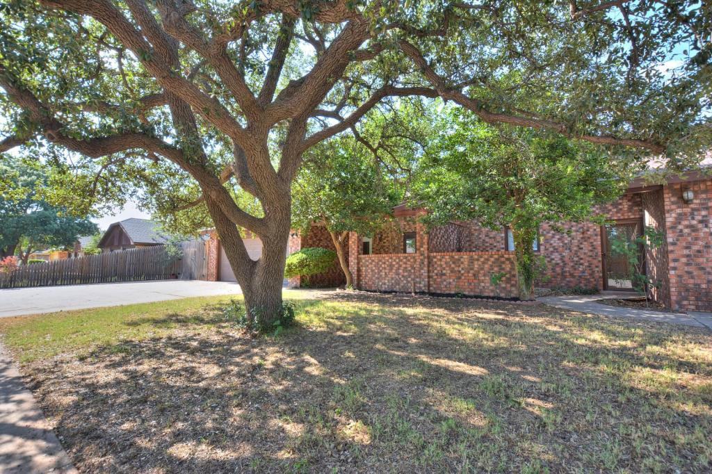 3111 75th St - Photo 2 of 18