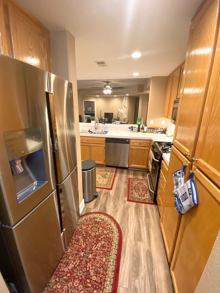 1875 Baudouin Pl #1 - Photo 6 of 34