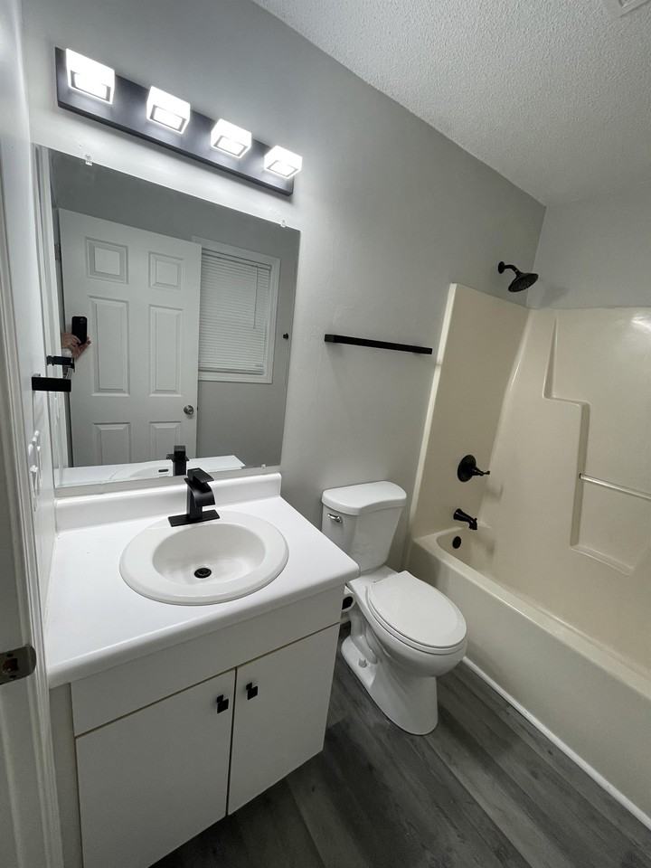 803 6th Ave S #A - Photo 4 of 48