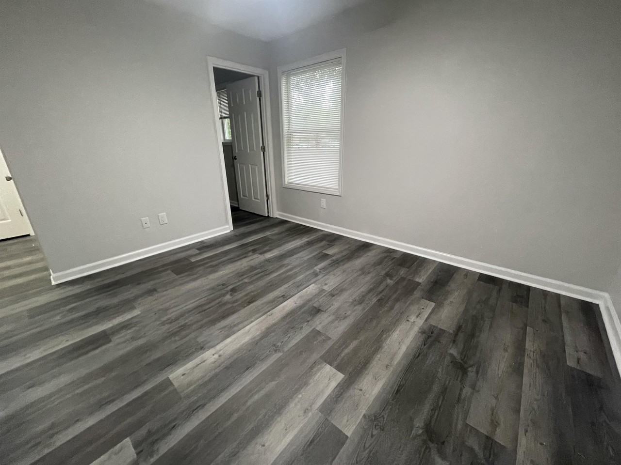 803 6th Ave S #A - Photo 6 of 48