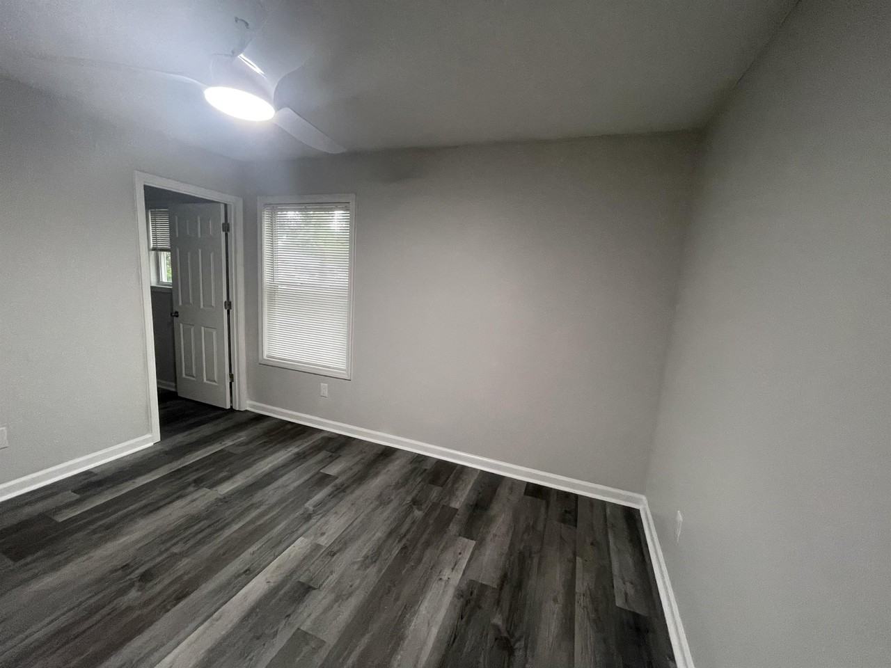 803 6th Ave S #A - Photo 7 of 48