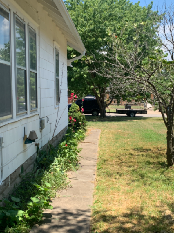 533 E 9th St - Photo 4 of 31