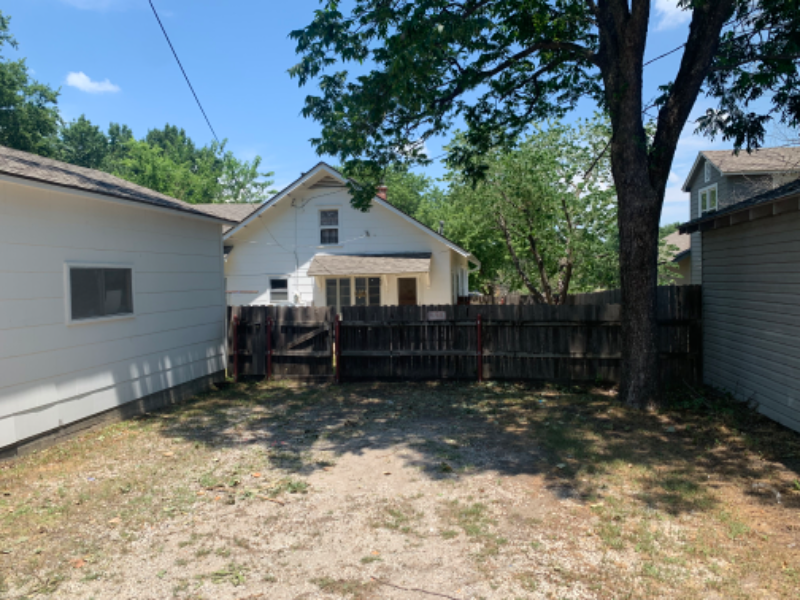 533 E 9th St - Photo 5 of 31