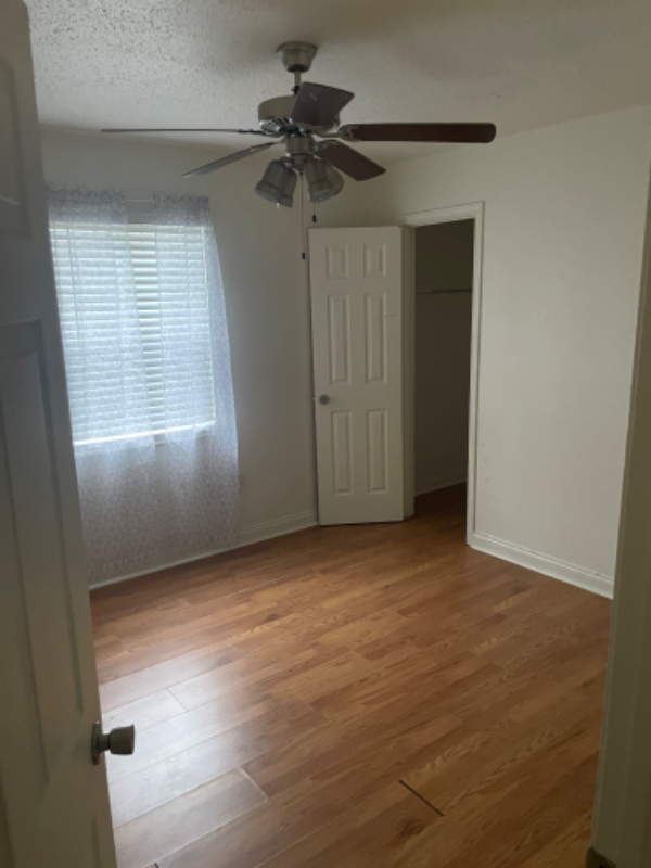2025 Port Neches Ave - Photo 3 of 12