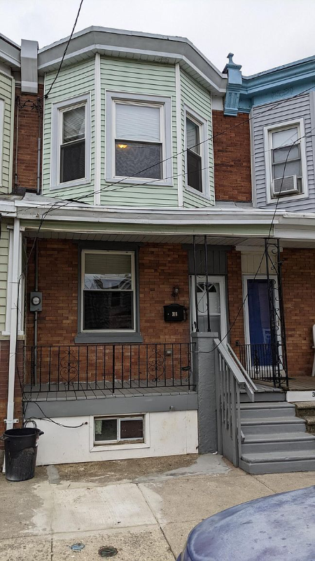 318 Powell St - Photo 2 of 18