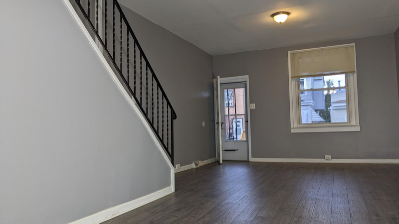 318 Powell St - Photo 3 of 18