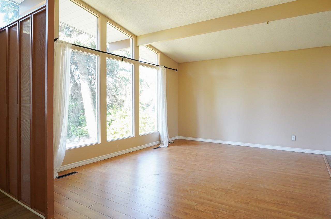 11128 54 Avenue Northwest - Photo 2 of 32