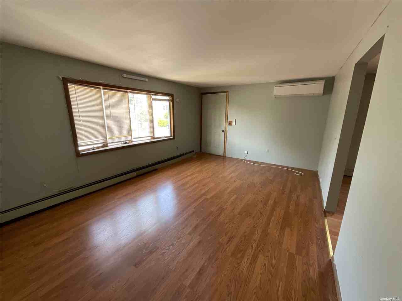 218 15th St - Photo 2 of 9