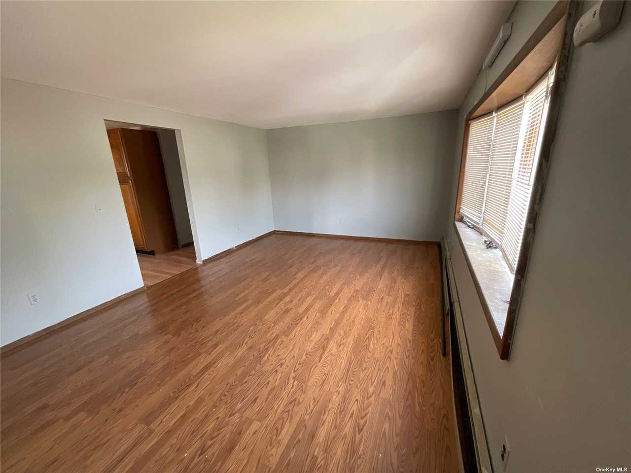 218 15th St - Photo 3 of 9