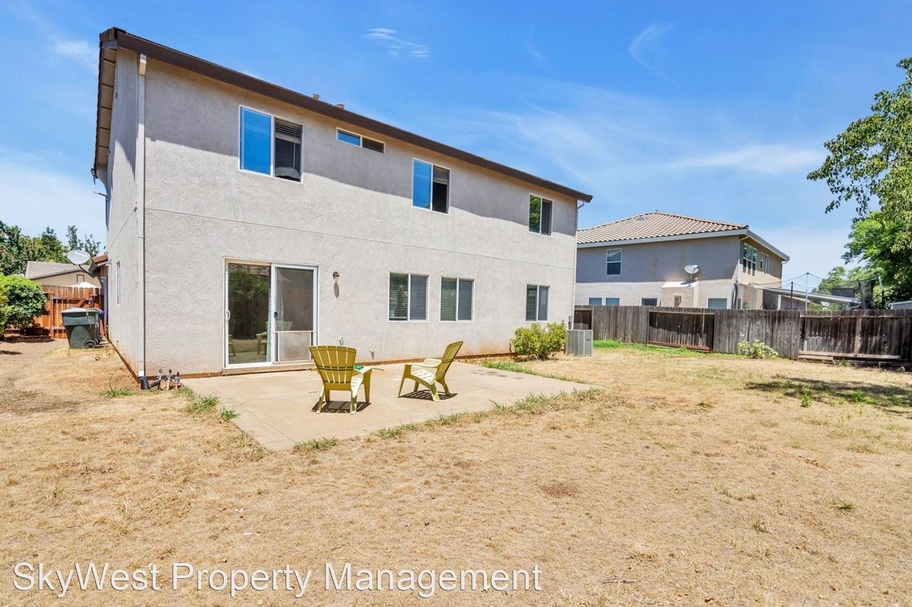 4335 Mustic Way - Photo 3 of 41