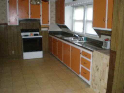 408 Cameron Ave NE - Photo 2 of 4