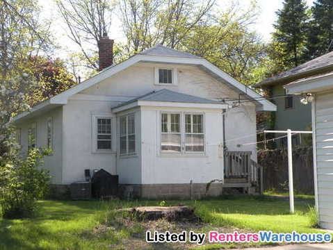 1705 Pierce St NE - Photo 2 of 15