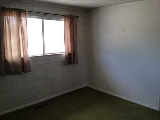 195 E 400 N St - Photo 2 of 40