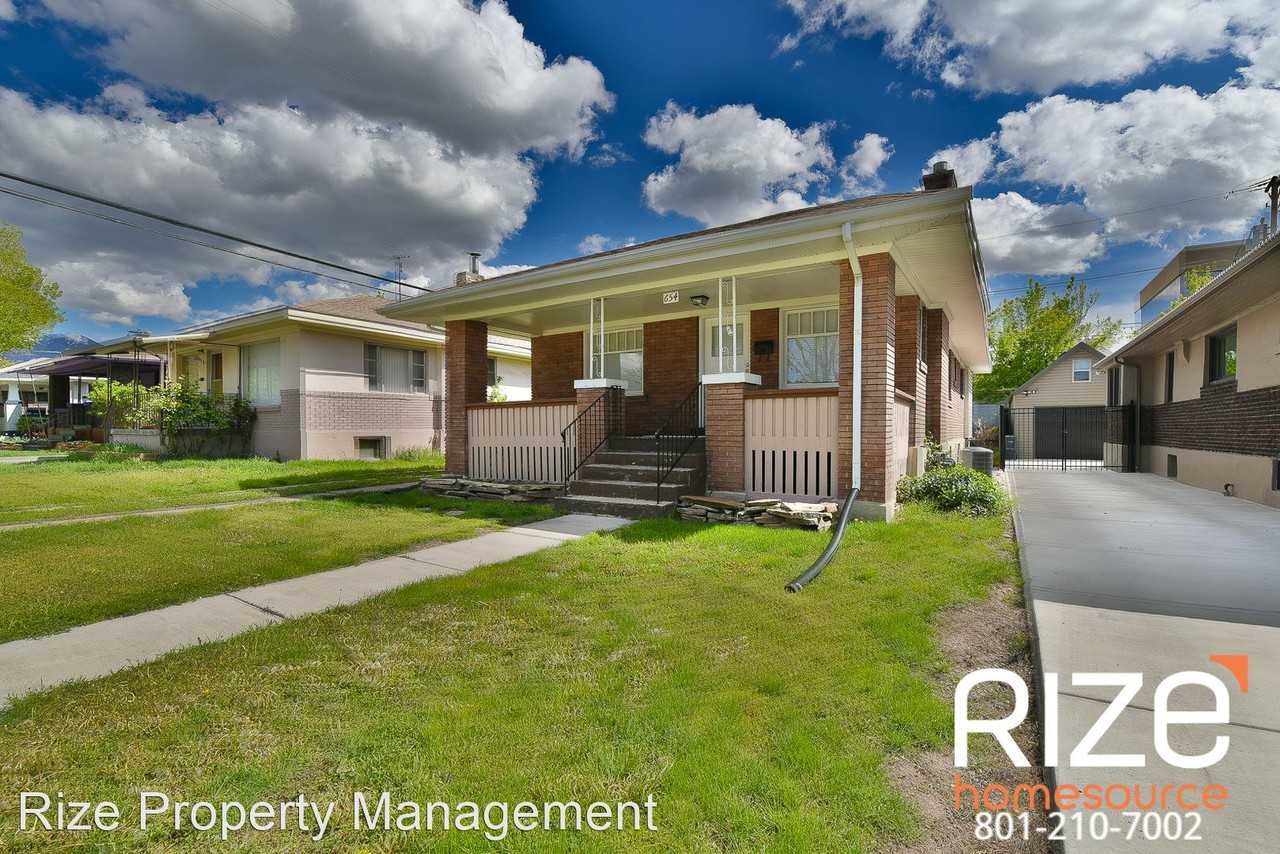 654 E Redondo Ave - Photo 3 of 24
