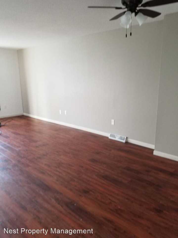 1805 5th St - Photo 3 of 13