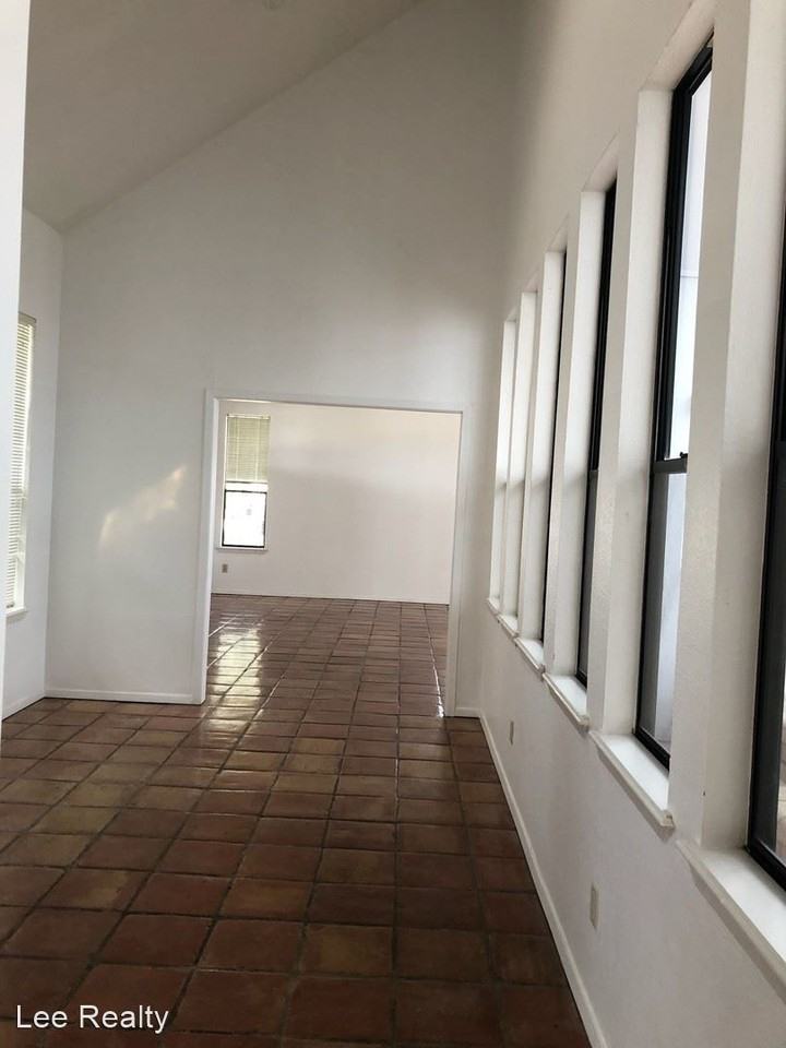 600 E Olympia Ave - Photo 3 of 10