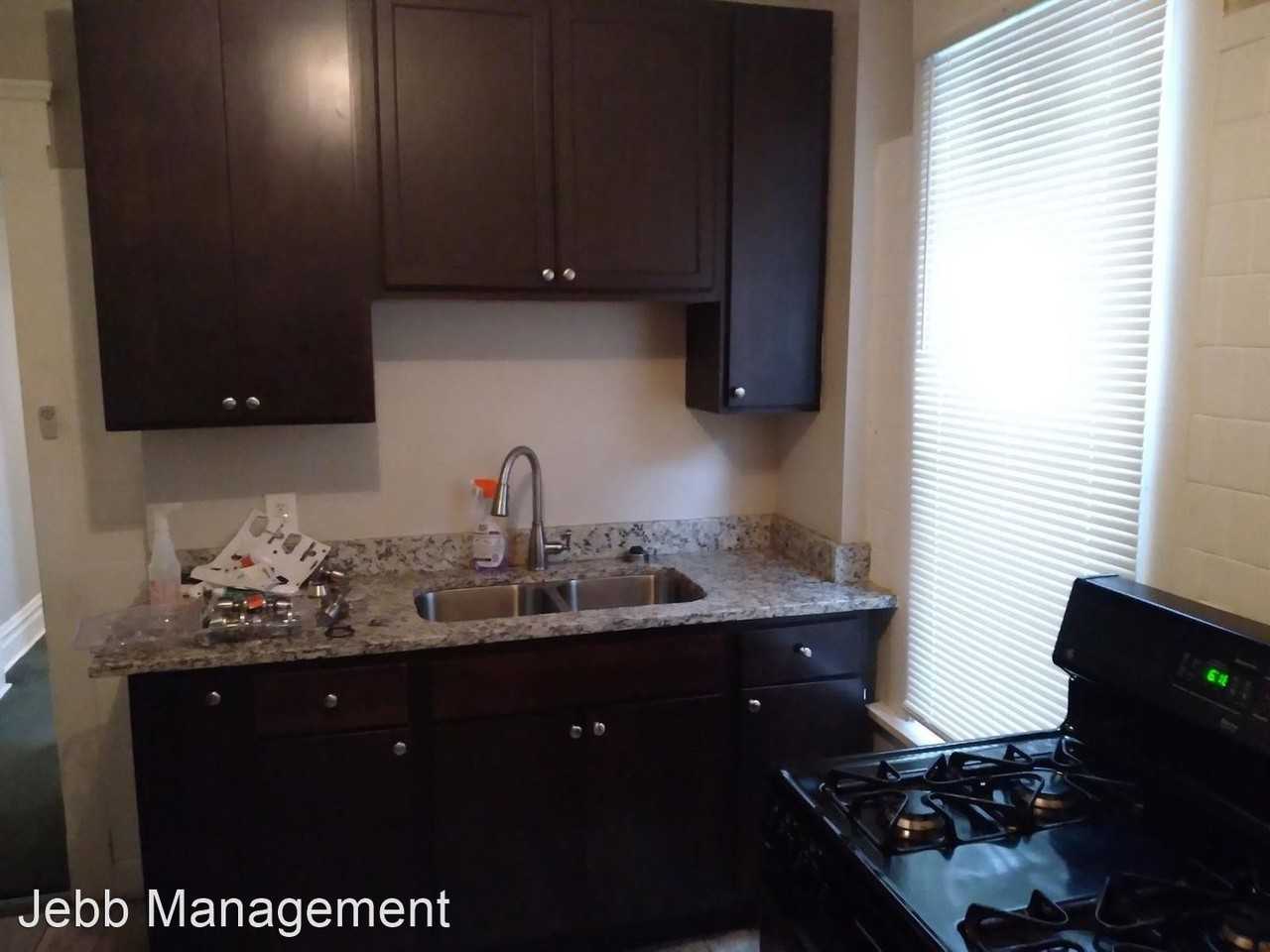 820 E 89th Place - Photo 2 of 4