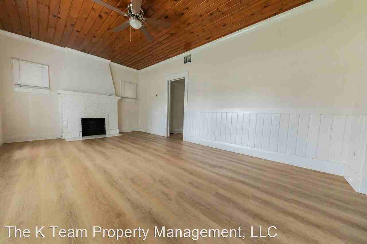 403 Avenue J Se - Photo 2 of 5