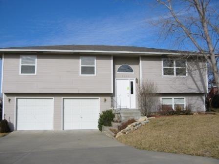 3004 Wilson Dr - Photo 2 of 25