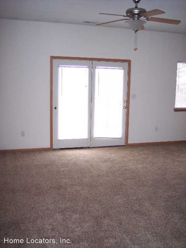 1196 Pebblecreek Dr - Photo 2 of 8