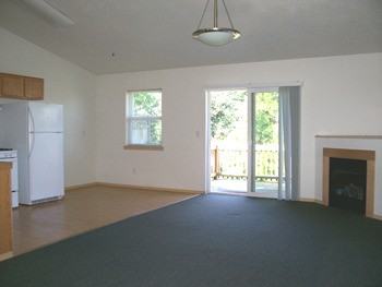 188 Enos St - Photo 2 of 4