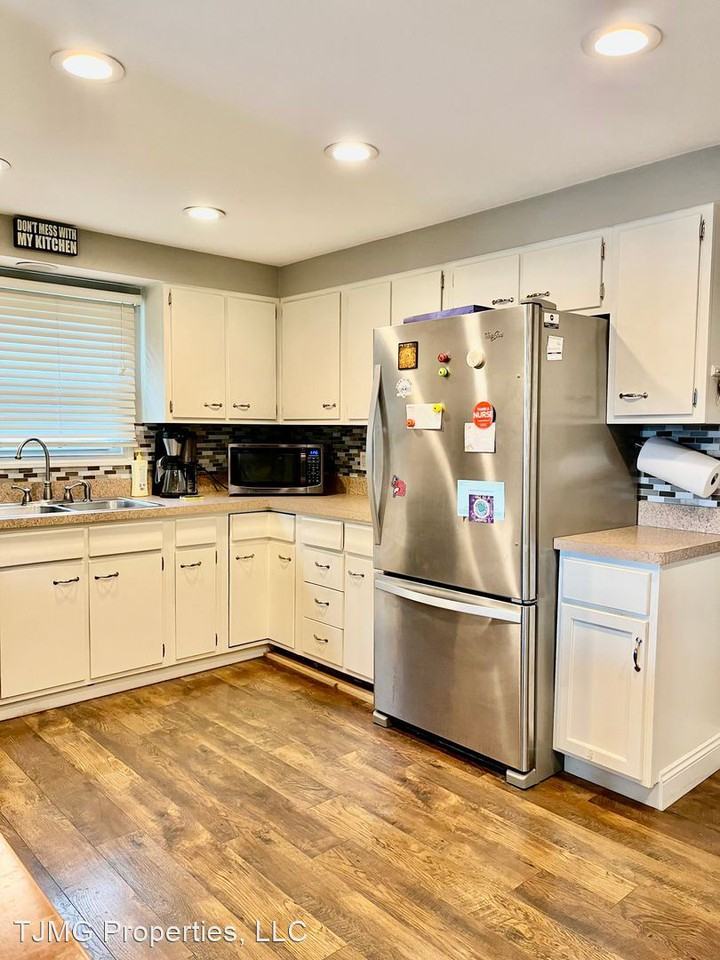 7939 Walnut Pl - Photo 2 of 33