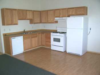 188 Enos St - Photo 3 of 4