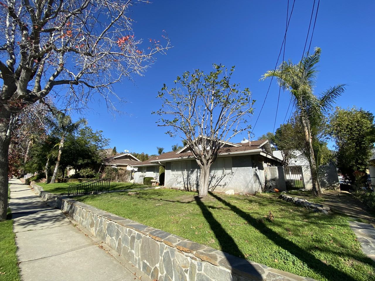 13416 Glenoaks Blvd - Photo 2 of 27