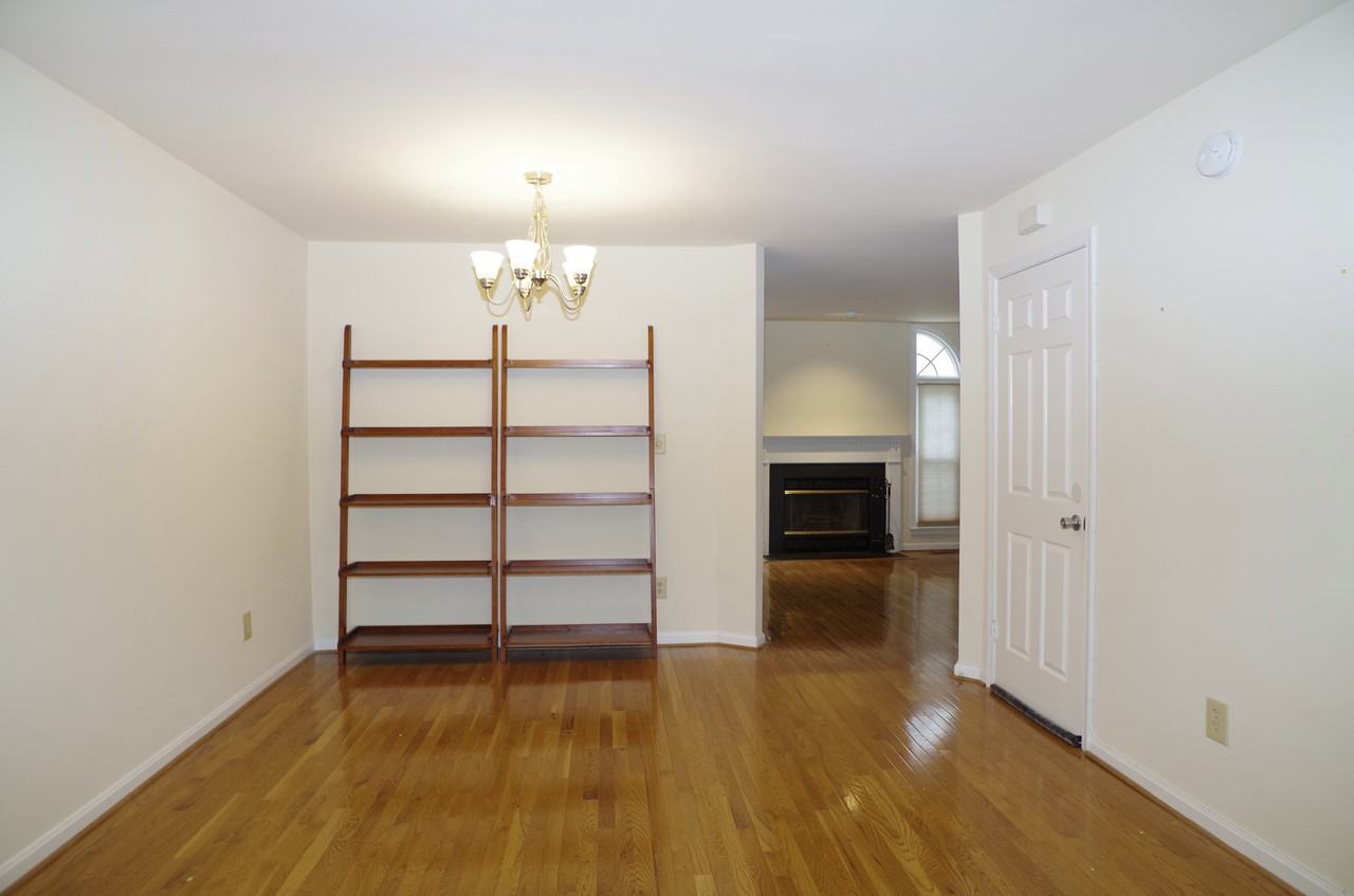 7766 Black Horse Ct - Photo 3 of 16