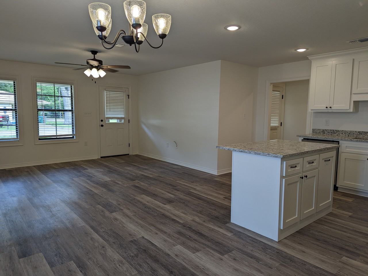 111 Williams St - Photo 5 of 24